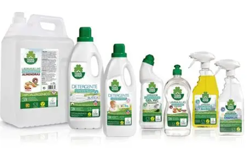 Fournitures de nettoyage et papiers